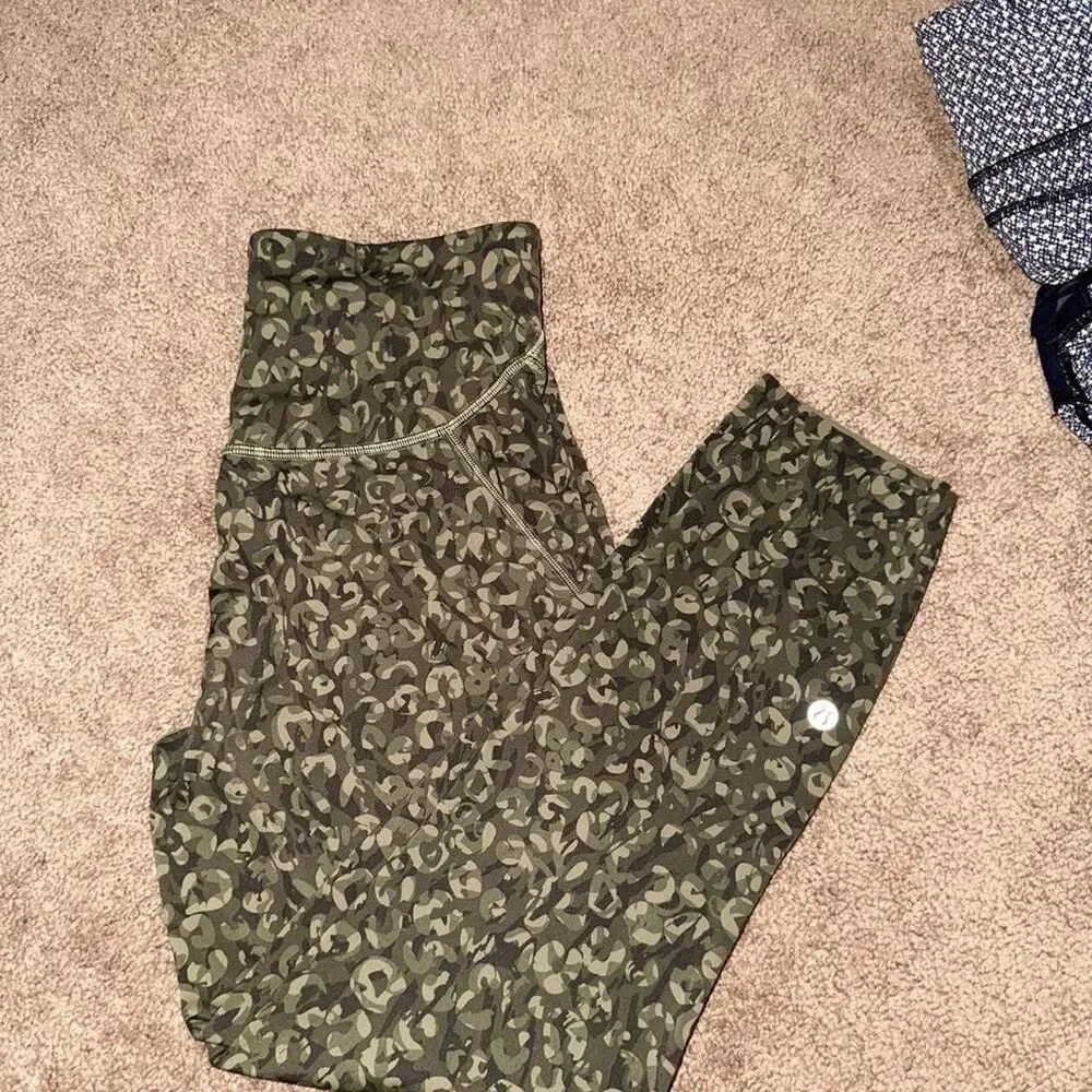 Lululemon Women's Green Leggings